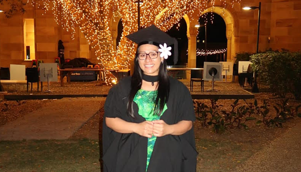 Image of Salelologa woman celebrates sustainable energy Master’s