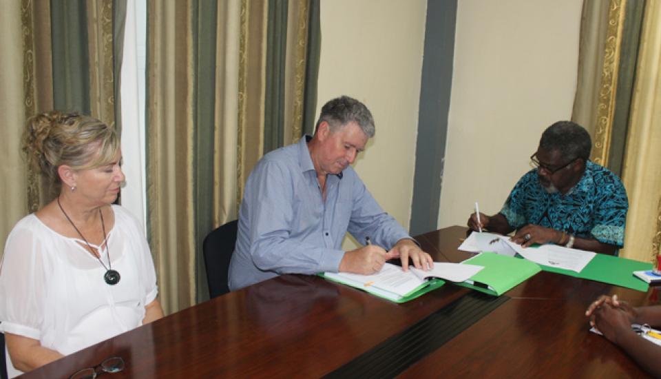 Image of Brenwe Hydro contract signed with NZ joint venture 